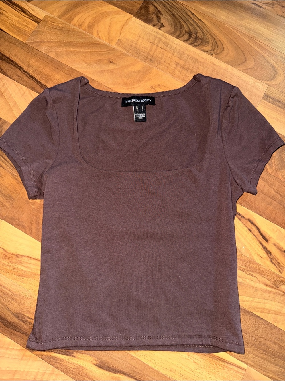 Streetwear Society Women's Brown Scoop Neck Crop Tee